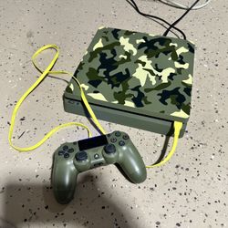 PS4 with games (Limited Edition Call Of Duty Camo)