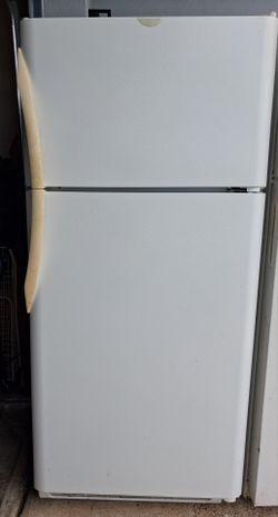 Frigidaire Top Freezer Refrigerator