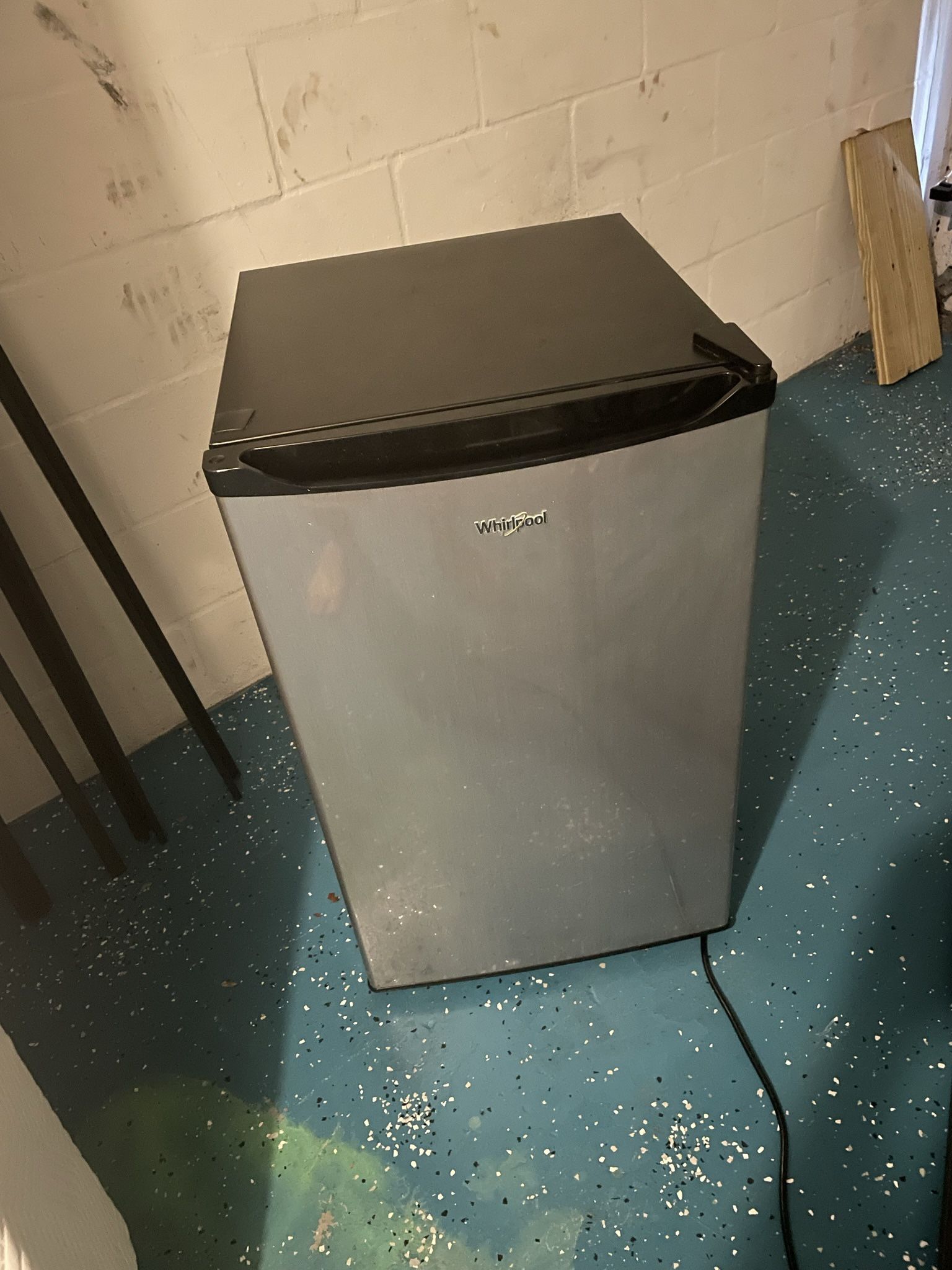 Whirlpool Mini Fridge for Sale in Tampa, FL OfferUp