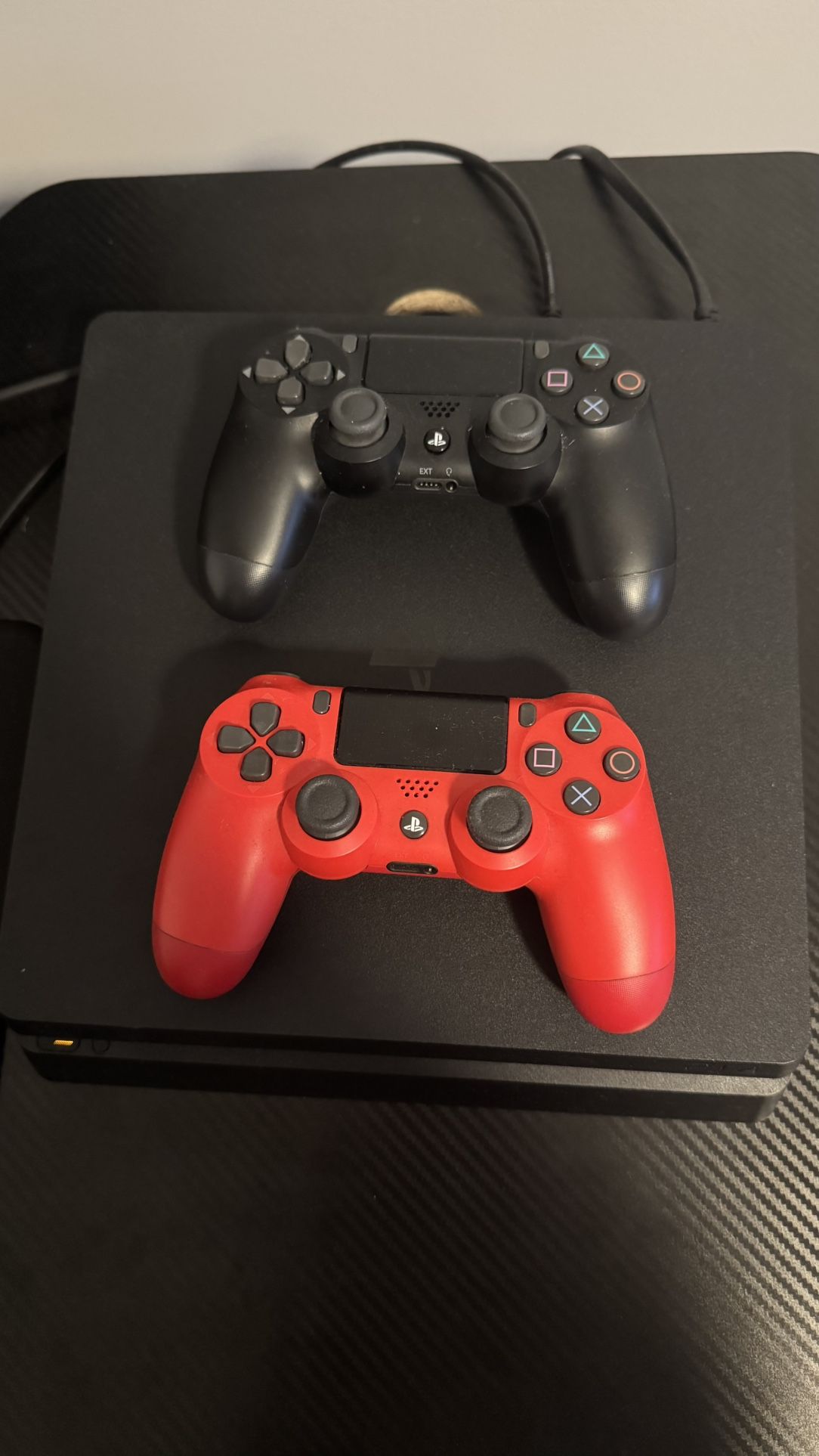 Ps4 With 2 Controllers
