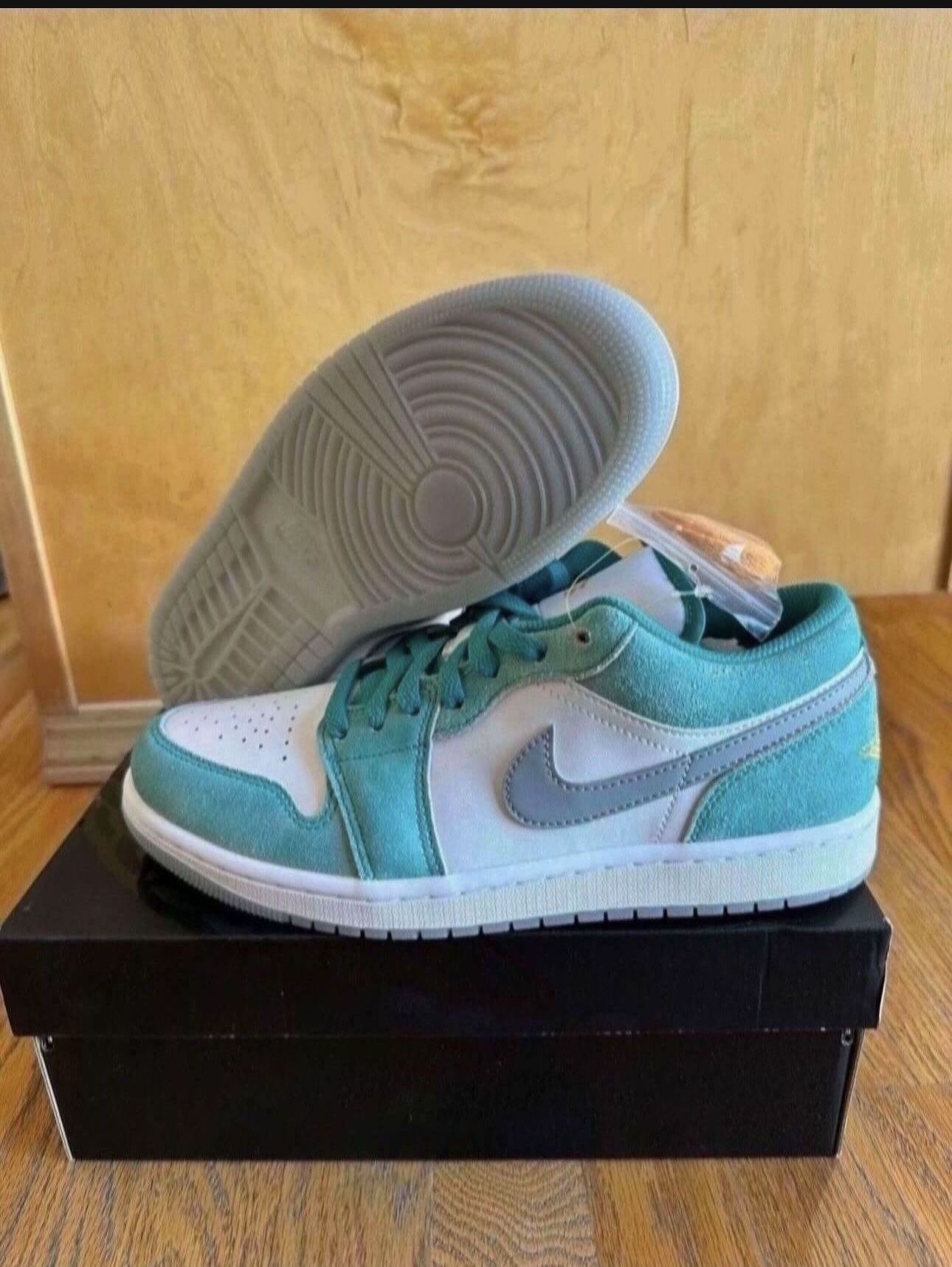 Nike Air Jordan 1 Low SE Emerald DN3705-301 Men’s Size 8 / Women’s Size 9.5 Brand New