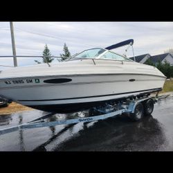 2000 Searay 215 Express.