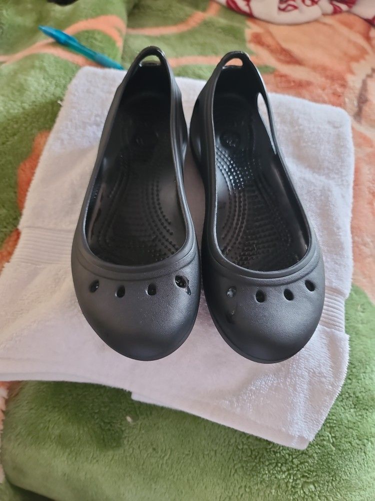 Like NEW Kadee (FLAT) CROCS