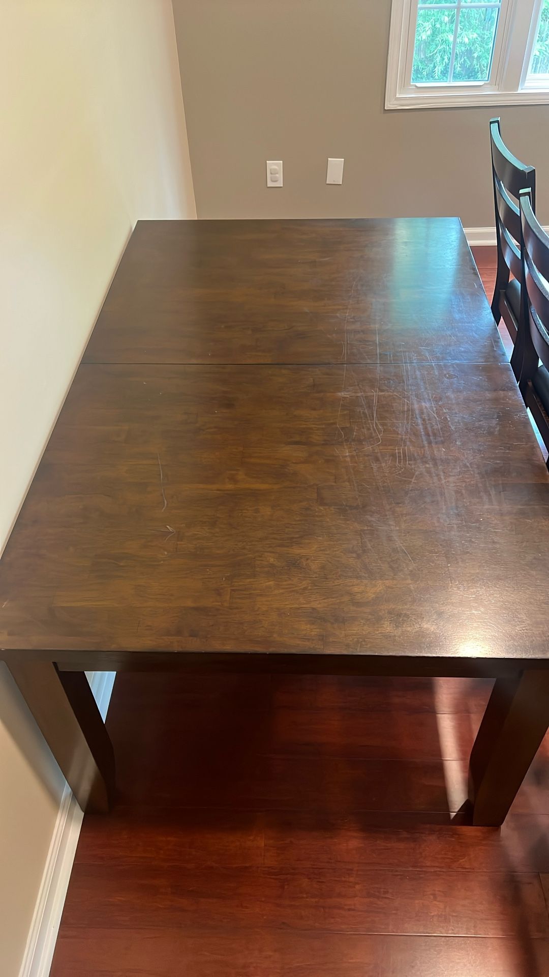 Dining Room Furniture. Extendable Table
