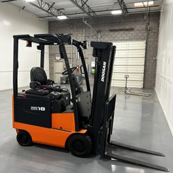 Doosan BC18S-5 | 276 Hours | 3,500lbs | Charger Included 