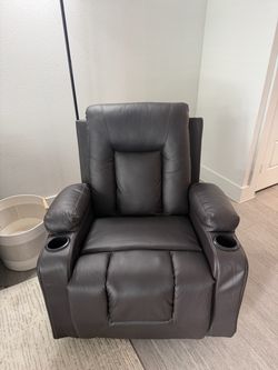 Leather Reclaiber Chair