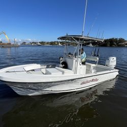 2005 227 Suzuki  200 outboard