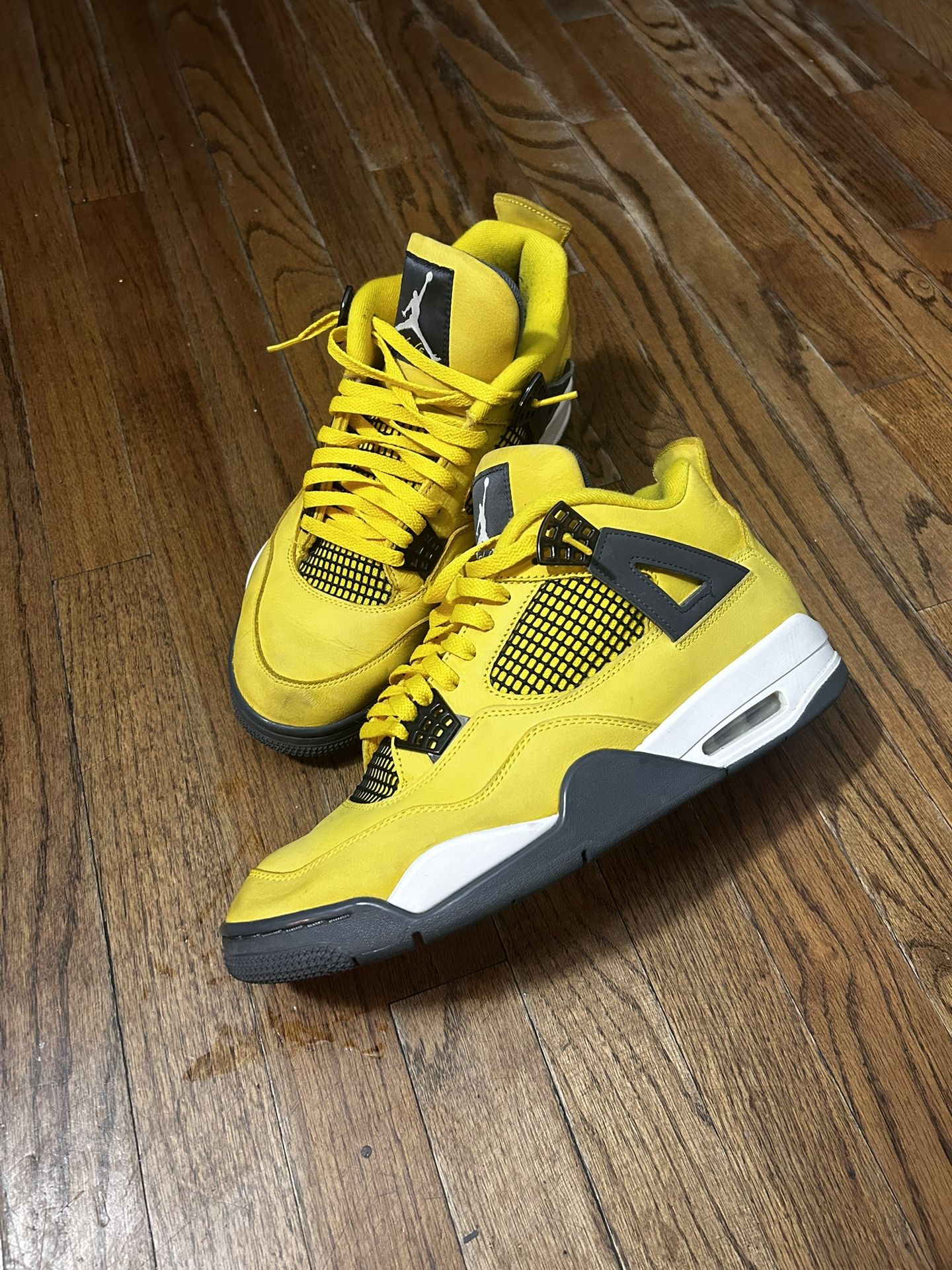 Jordan 4 Lightning