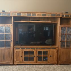 Entertainment Center / TV Cabinet 