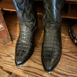 8 1/2 Tony Lamas Black royal Hornback Tail cut Caiman Boots 