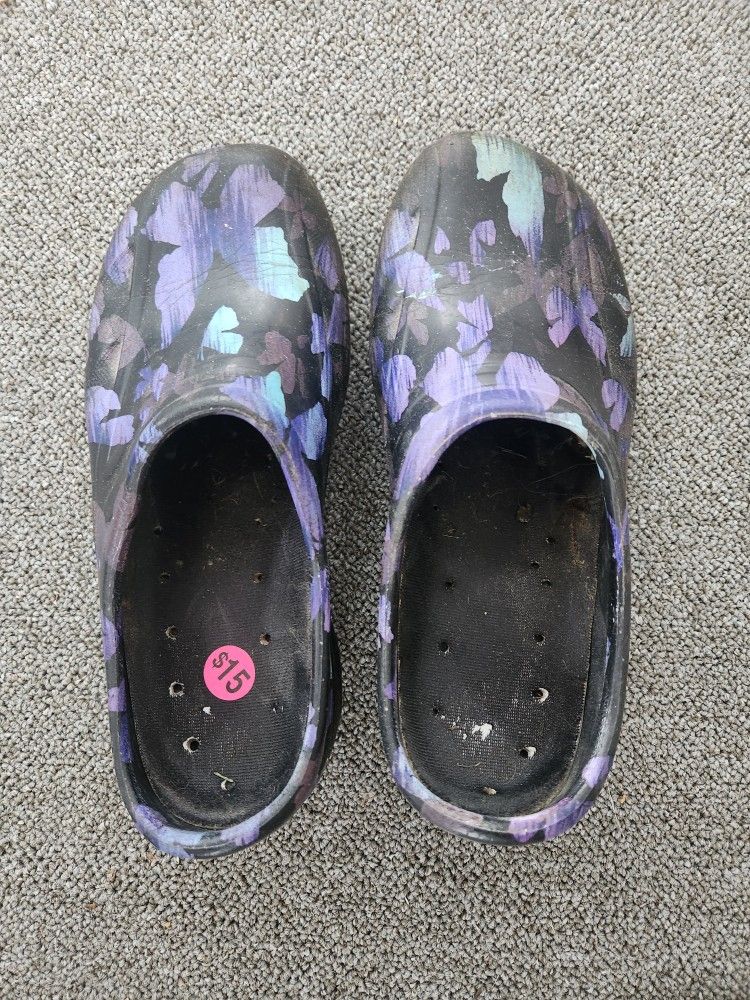 Women's Clogs Size 7