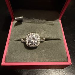 925 Ring With Real Diamonds On The Side