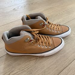 Men’s 10.5 Converse 