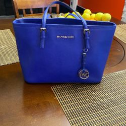 Bolsa Michael Kors. 