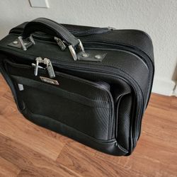 Kenneth Cole Reaction Wheeled Rolling Attaché Briefcase Carry-On Laptop Bag Luggage Black
