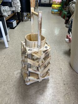 Rustic Wooden Wishing Well Decor