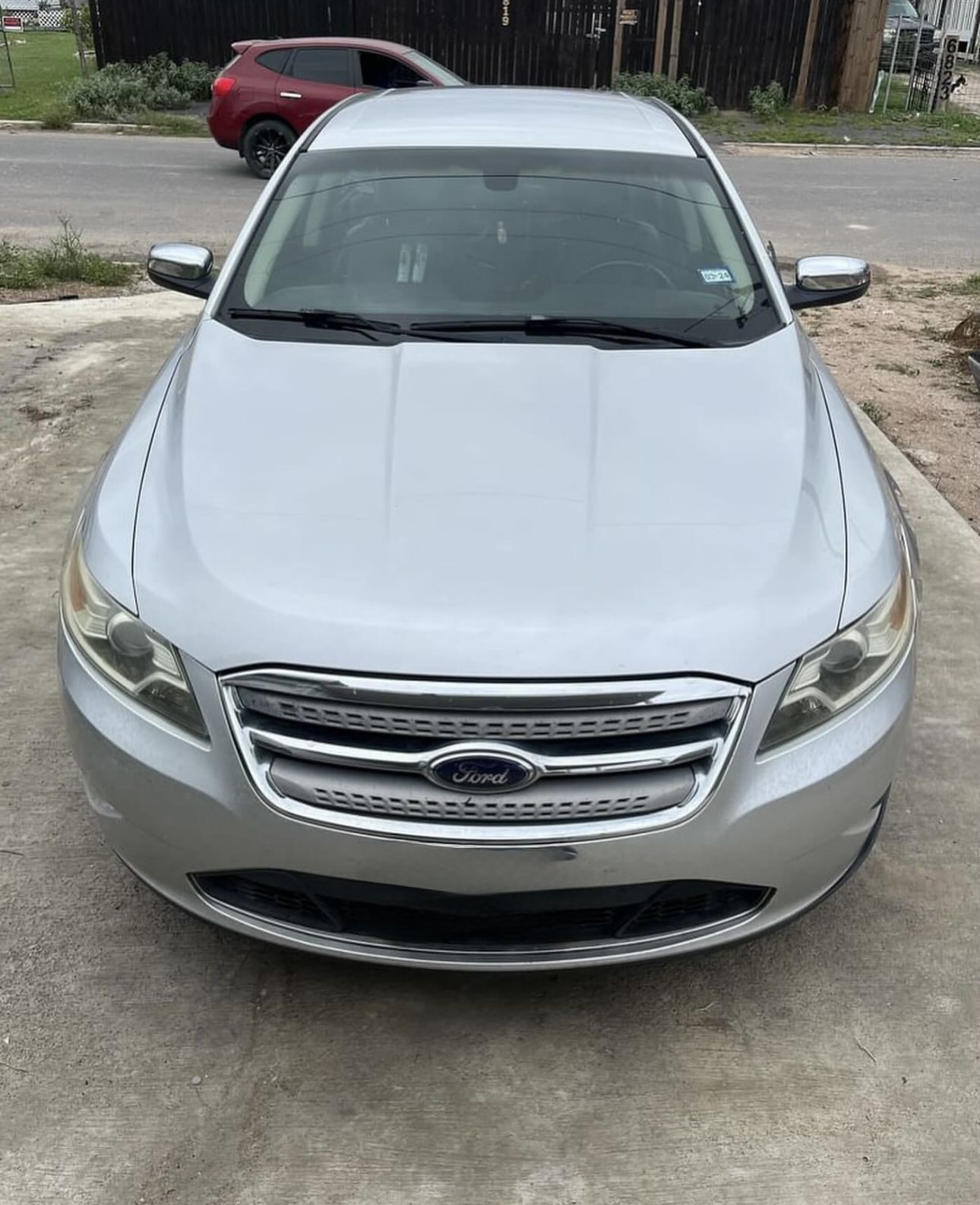 2010 Ford Taurus