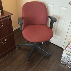 OFFICE CHAIR / MULTI TILTER 