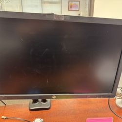 22” Screen With Movable Mount And Docking Station. 