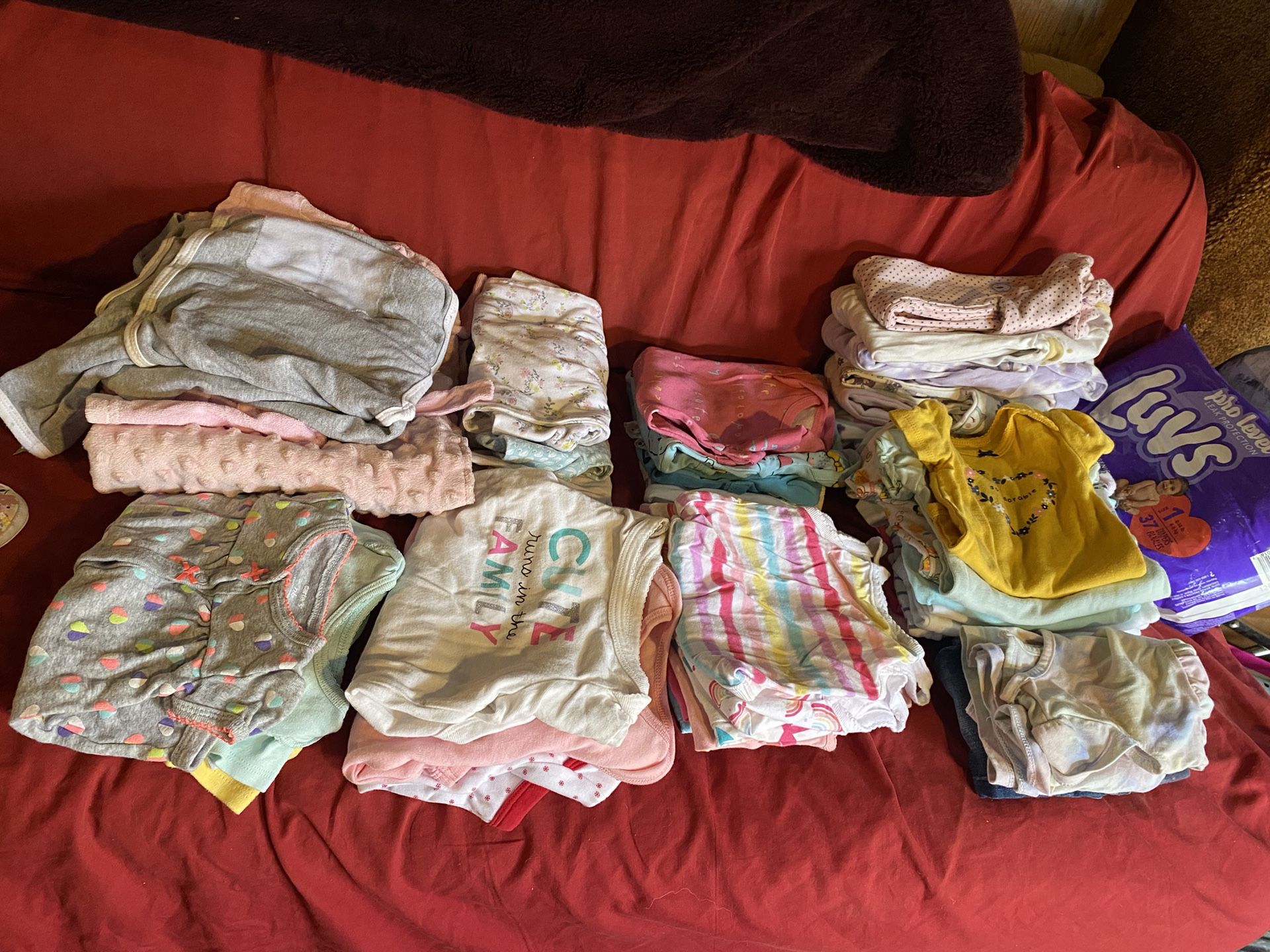 BABY CLOTHES LOT (0-6months) New/ Lightly Used