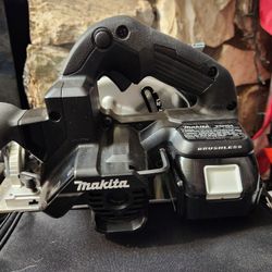 Makita XSH-04 “Black Edition” 18V LXT Circular Saw Kit – WITH 5.0Ah Battery + Quick Charger