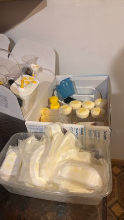 Medela breast pump & miscellaneous items