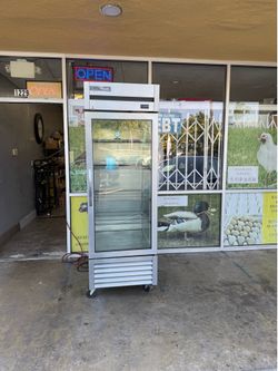 True commercial refrigerator LED