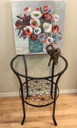 BEAUTIFUL IRON FLOWER END TABLE