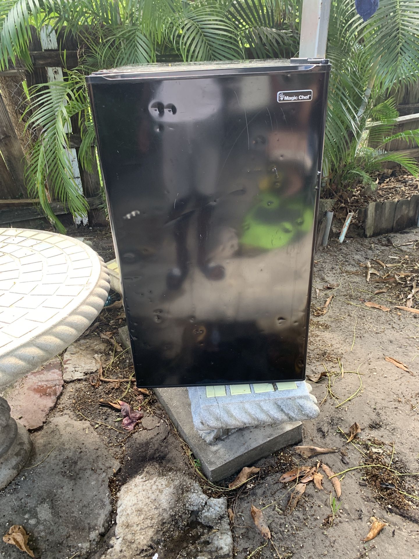 Mini Magic Chef Fridge I’m Selling It. Moving Out
