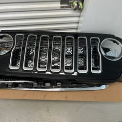 2021 Jeep Overland Front Grille