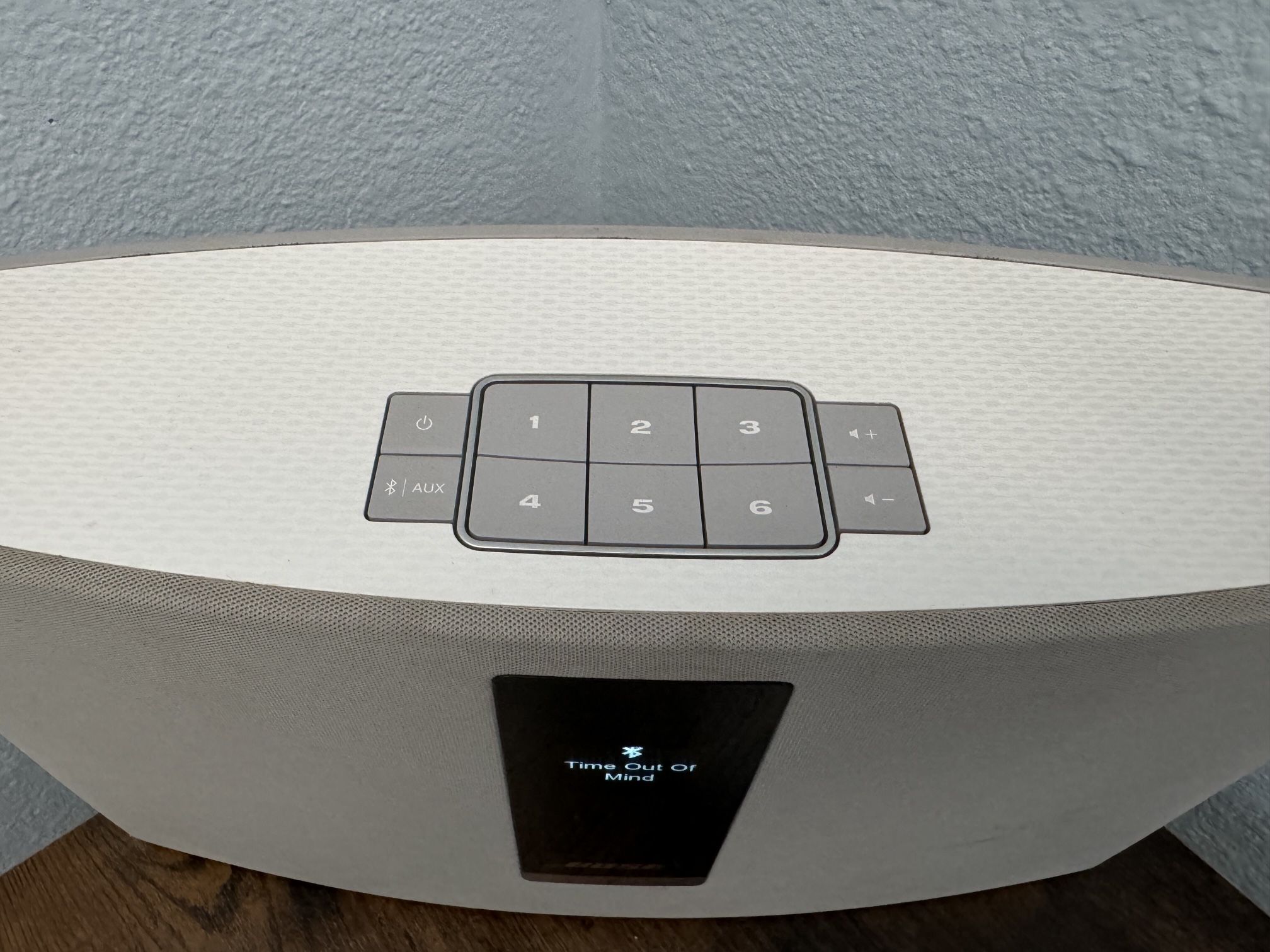 Bose Bluetooth Stereo with Remote in Good Condition