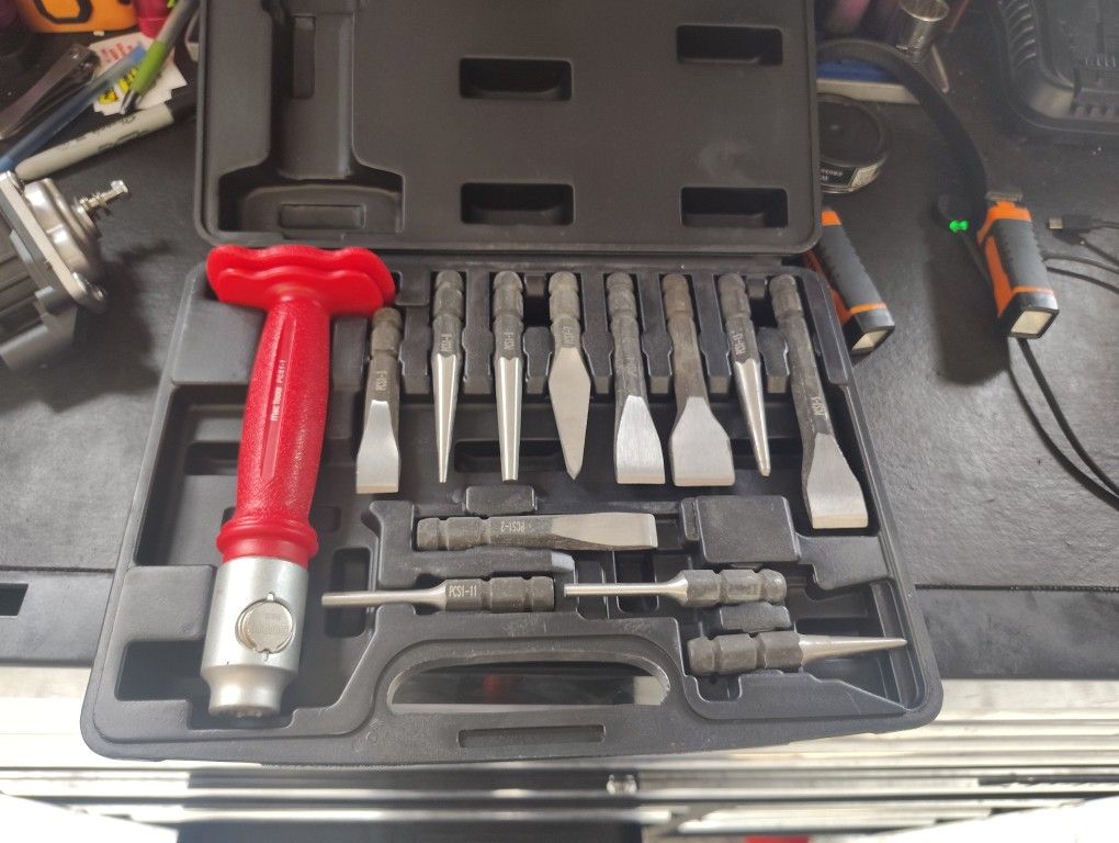 Mac Punch And Chisel Set. New!! NEVER USED!!