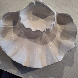 Clamshell Serving Dish