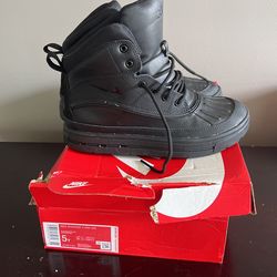 Nike Woodside 2 High Boot Black 5y