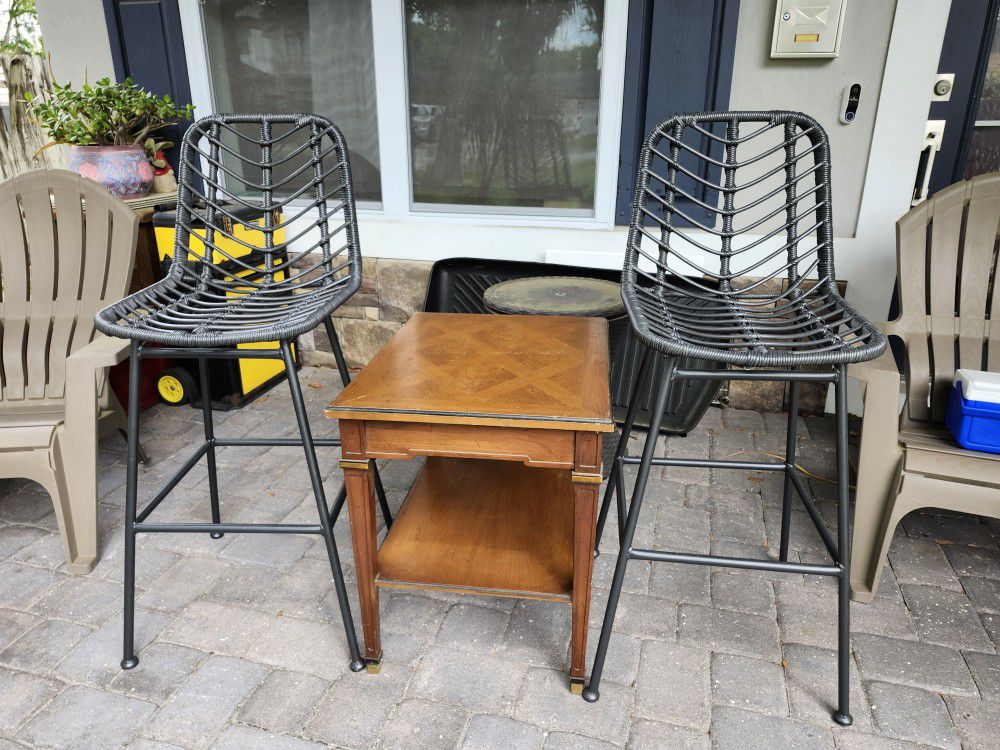 Two Modern Black Wicker Retin Outdoor All Weather Bar Stools Bar Seat And One Real Wood Turntable Cocktail Table Patio Balcony Backyard