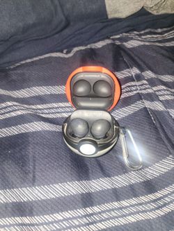 Samsung Galaxy Buds Pro 2 With Pokeball Case