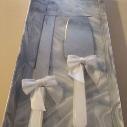 Vintage Wedding Cake Cutting Set $5 Pick Up