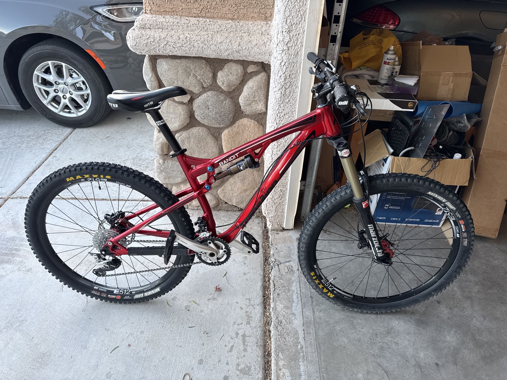 Mountain Bike. Full suspension