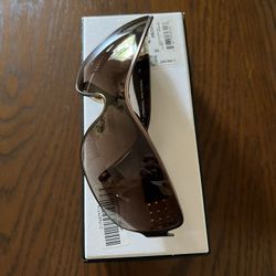 There Very Beautiful Sunglasses For Woman’s Made By CHANEL Made in Italy The Color Is Brown 