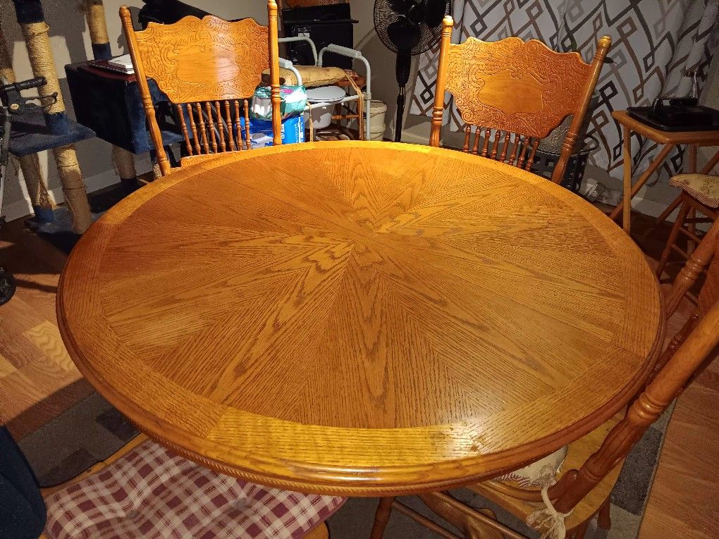 Vintage Solid Oak Table Set Of 6!