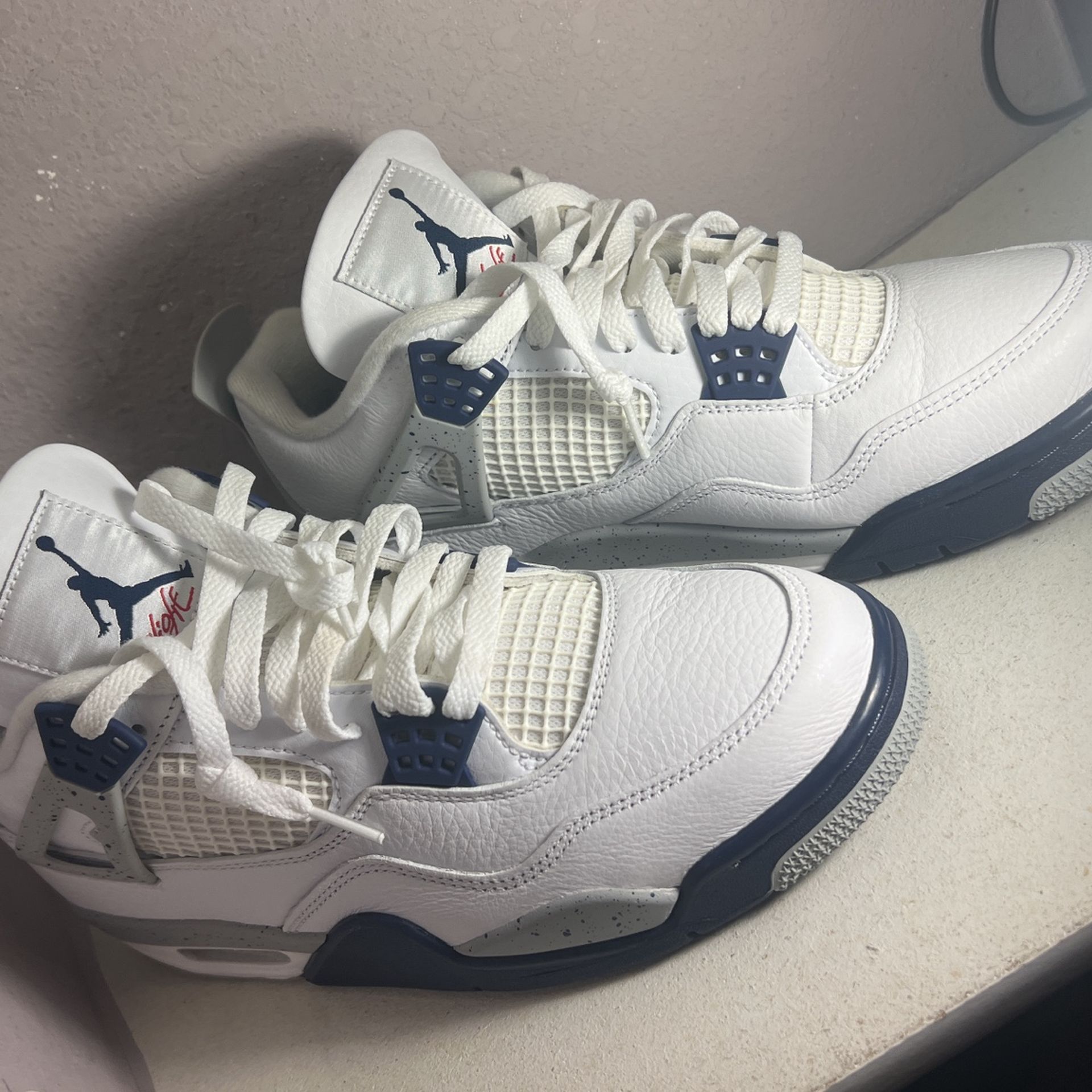 Size 9.5 - Jordan 4 Retro Mid Midnight Navy - Brand New