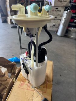 NEW Genuine Ford Motorcraft Fuel Pump & Sending Unit CK4Z-9H307-F PFS-1368 OEM Transit