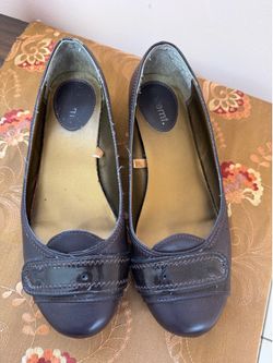 Ballet flats