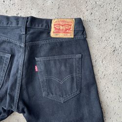 VINTAGE LEVI JEANS 