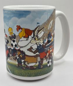 Vintage 1994 Warner Bros. Studio Store Looney Tunes World Cup Mug🔴Read Full Description Below 🔴
