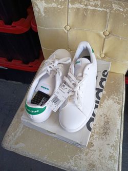 Adidas  Advantage  Tennis Shoes new with tags size 10