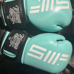 Boxing Gloves/ Guantes De Boxeo ( OBO