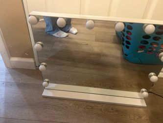 Vanity mirror