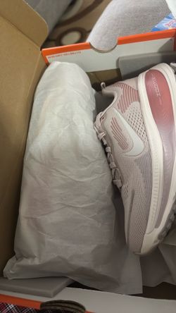 Nike Vomero 18 Women’s Size 7 New