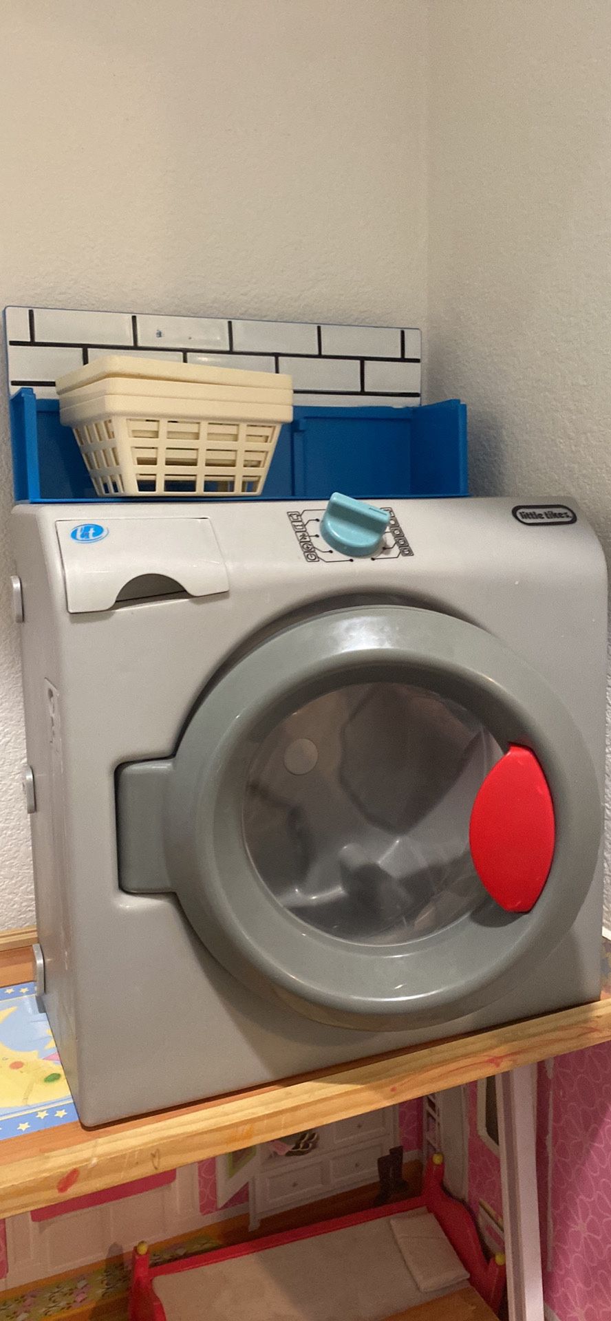 Little Tikes First Washer Dryer - Realistic Pretend Play Appliance for Kids, Interactive Toy Washing Machine with 11 Laundry Accessories, Unique Toy,